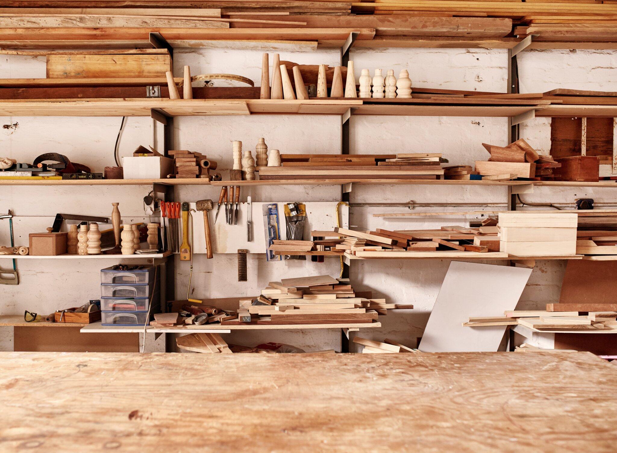 Atelier de menuiserie - lames de scie à ruban bois